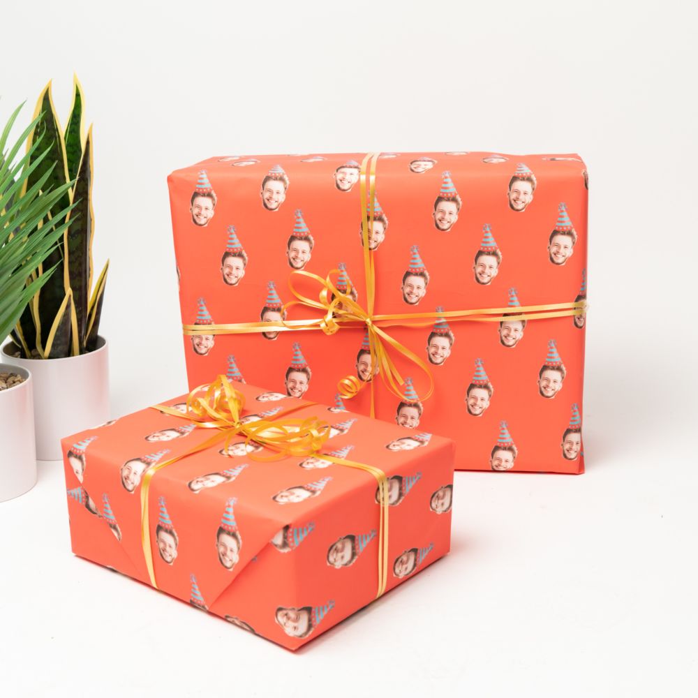Carta Regalo Personalizzata con Faccia e Cappello da Festa